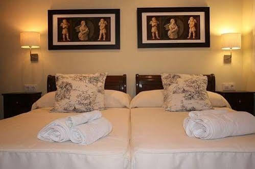 Guest house La Via Mezquita 3*